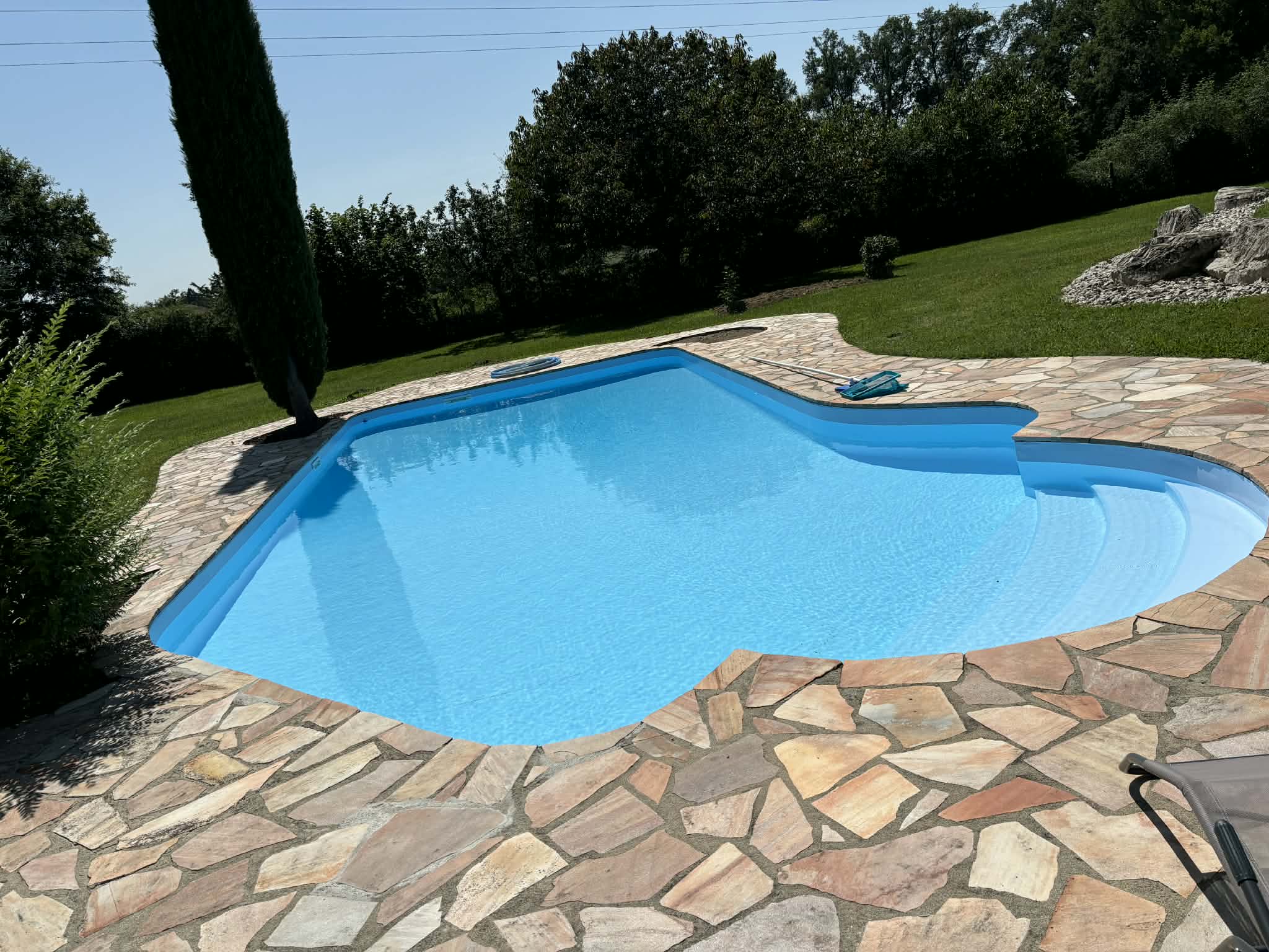piscine creuser avec bord arrondit